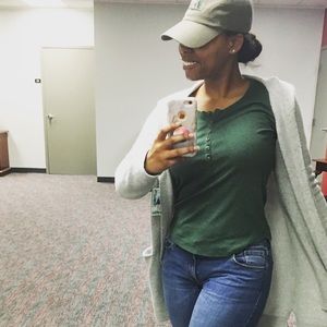 Meet your Posher, Ebony